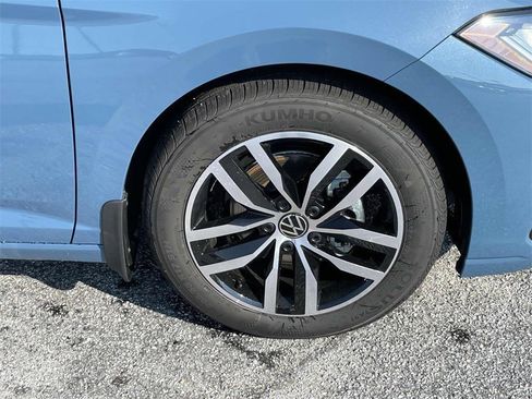 Used 2025 Volkswagen Jetta SE FWD image 12