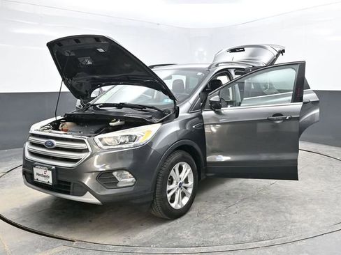 Used 2018 Ford Escape SEL image 42