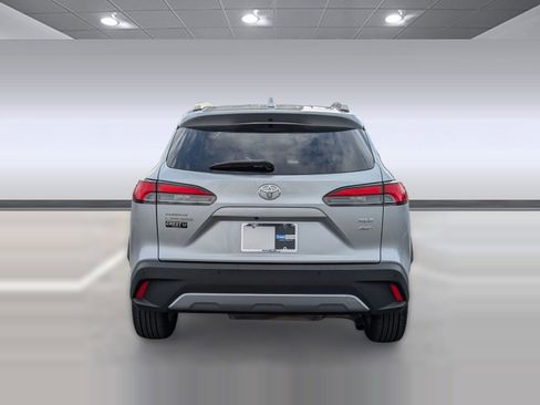 Used 2022 Toyota Corolla Cross XLE image 10