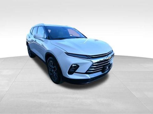 Used 2025 Chevrolet Blazer Premier w/ Driver Confidence II Package image 17