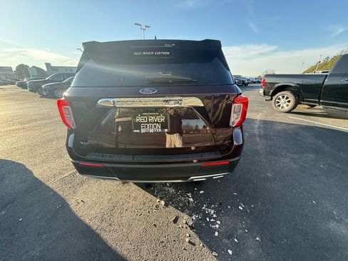 Used 2023 Ford Explorer XLT w/ Equipment Group 202A image 5