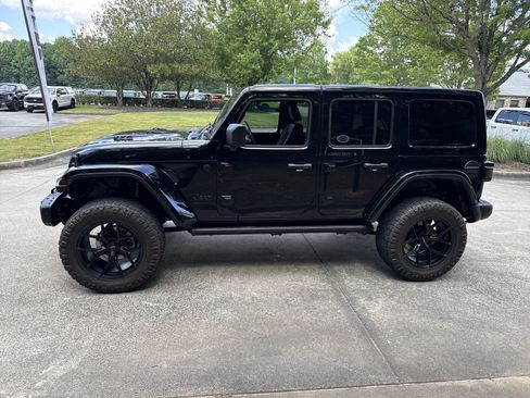 Used 2022 Jeep Wrangler Unlimited Rubicon w/ Trailer Tow Package AWD/4WD image 4
