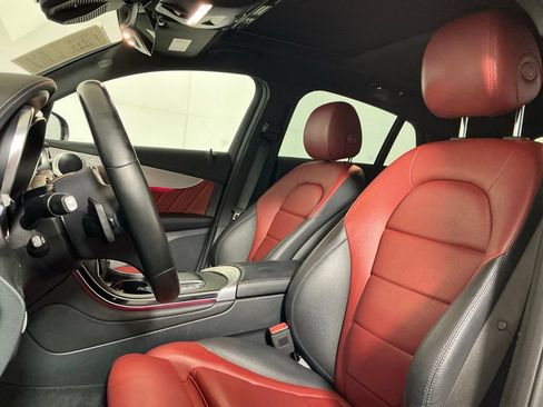Used 2022 Mercedes-Benz GLC 300 4MATIC Coupe image 21