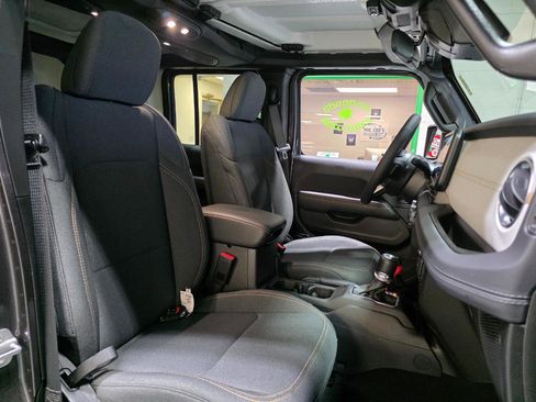 Used 2025 Jeep Wrangler Sahara w/ Safety Group image 24