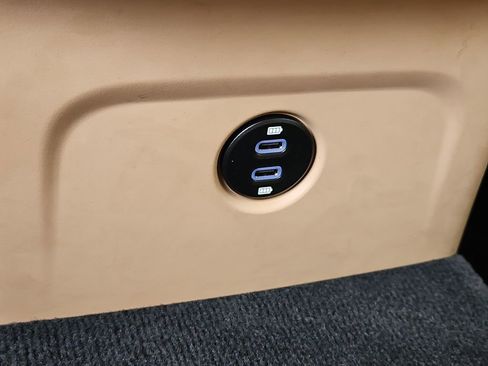 Certified 2025 Porsche Macan image 25