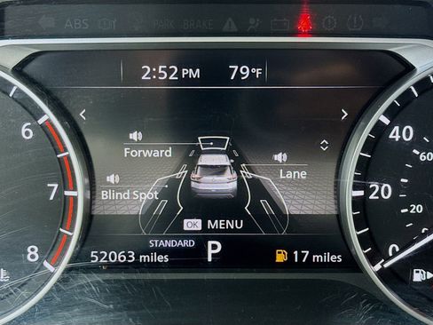 Used 2023 Nissan Rogue SV FWD image 8