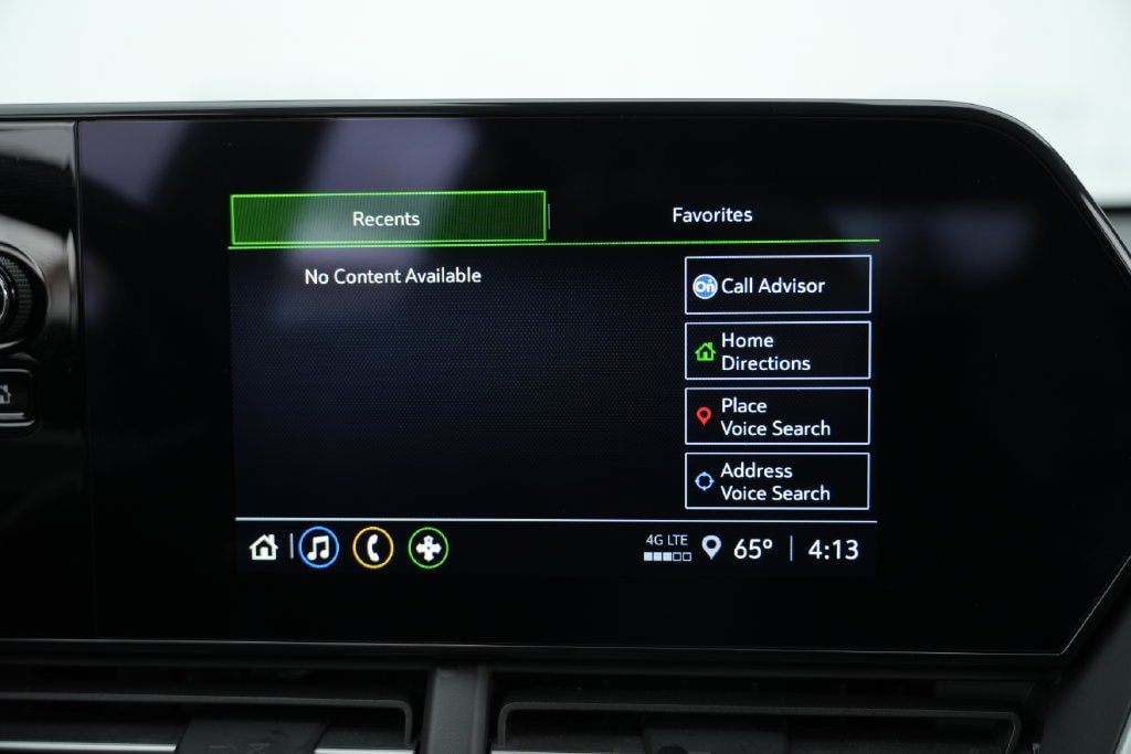Used 2025 Chevrolet Trax RS w/ Driver Confidence Package FWD image 54
