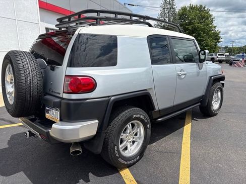 Used 2007 Toyota FJ Cruiser 4WD image 3