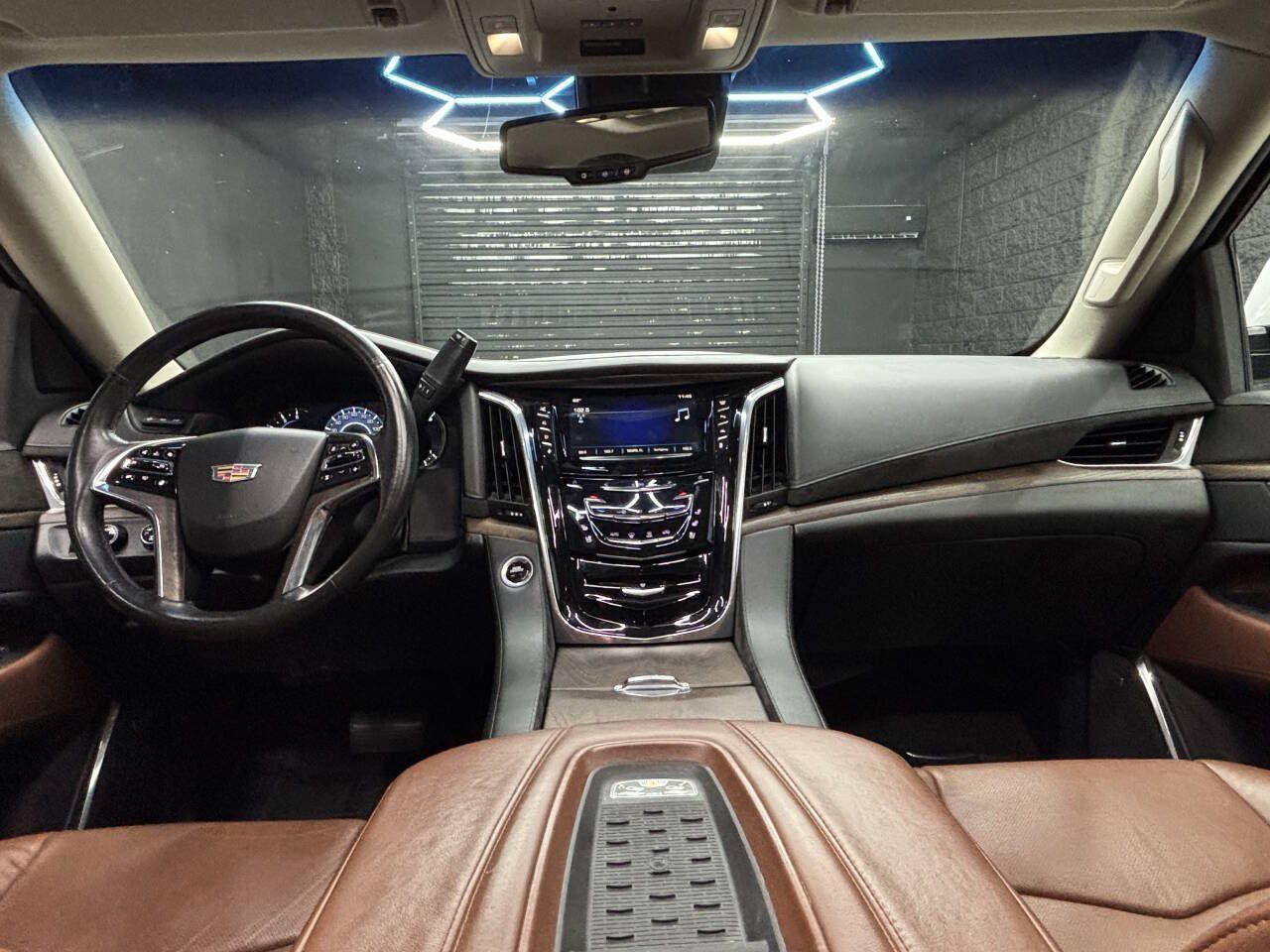 Used 2016 Cadillac Escalade Premium AWD/4WD image 22