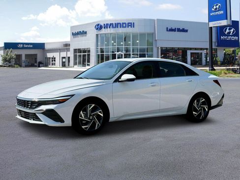 New 2025 Hyundai Elantra Limited image 2