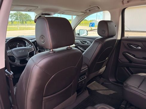 Used 2020 Chevrolet Traverse RS FWD image 27