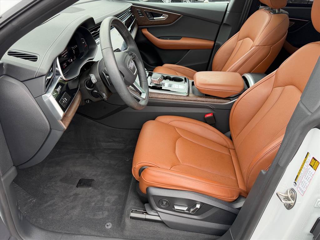 Certified 2025 Audi Q8 Prestige AWD/4WD image 10