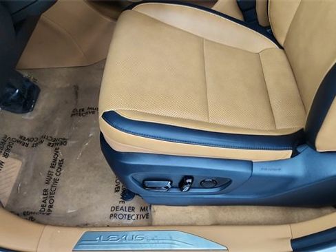 Used 2024 Lexus RZ 450e Premium w/ Technology Package image 33