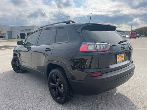 Used 2021 Jeep Cherokee Latitude Plus image 7