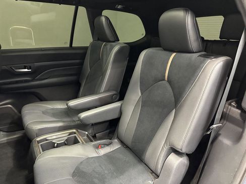 Used 2025 Toyota Grand Highlander AWD Hybrid image 29