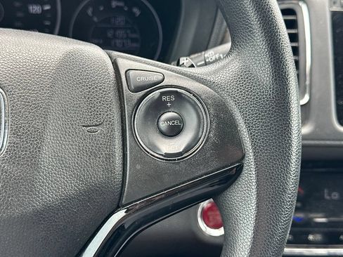 Used 2018 Honda HR-V EX image 22