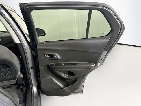 Used 2020 Chevrolet Trax LS w/ Tint and Cruise Package FWD image 27