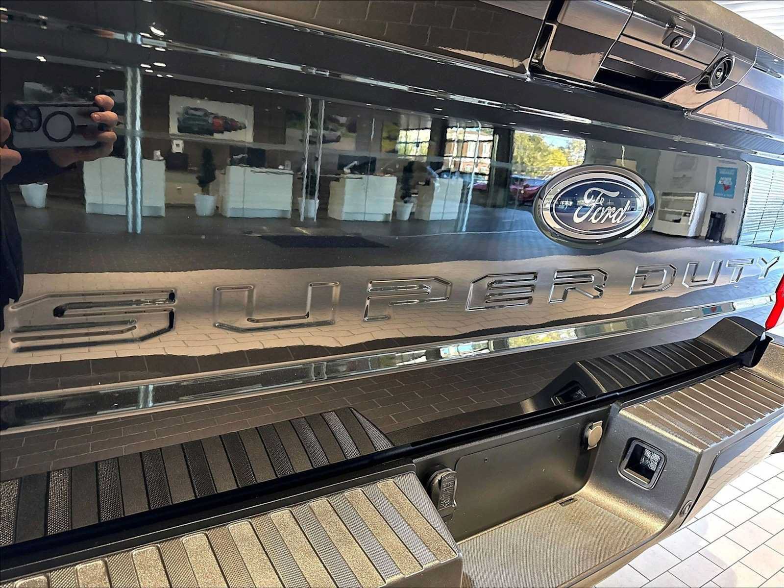 Used 2024 Ford F250 Lariat w/ Lariat Ultimate Package AWD/4WD image 40