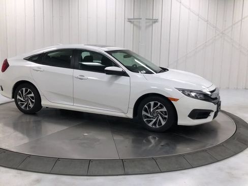 Used 2018 Honda Civic EX image 2