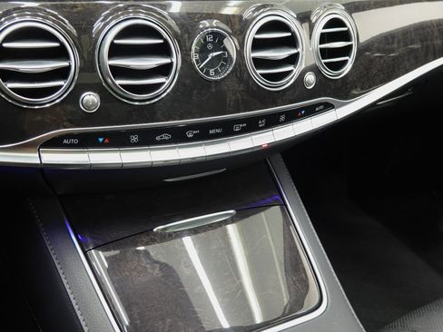 Used 2017 Mercedes-Benz S 550 Sedan w/ Sport Package w/ Sport Package image 59