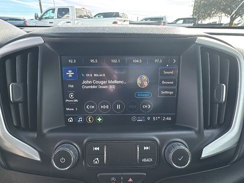 Used 2024 GMC Terrain SLT image 17