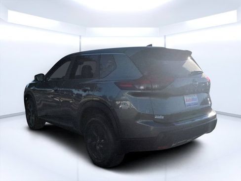 Used 2026 Nissan Rogue SV FWD image 5