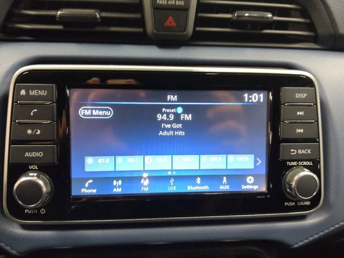 Used 2025 Nissan Versa SV FWD image 25
