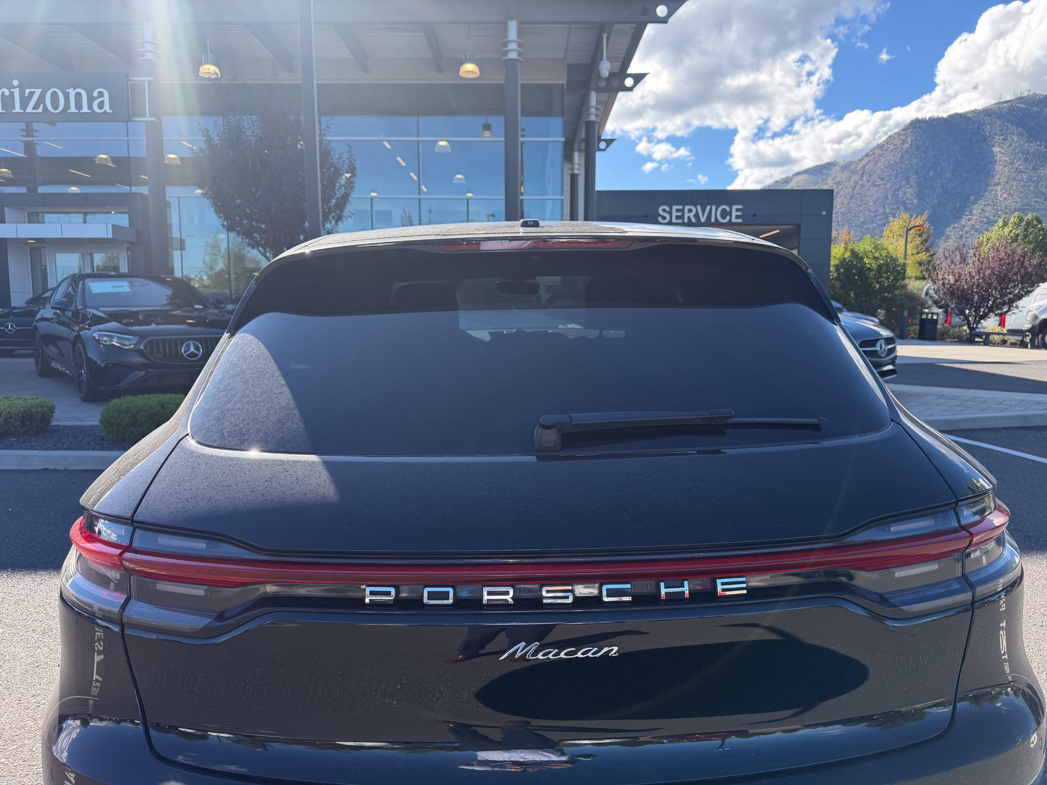 Used 2020 Porsche Macan AWD/4WD image 3