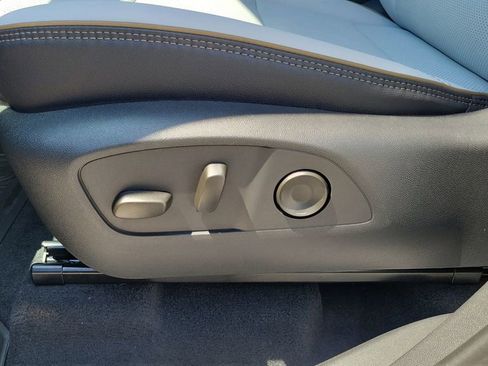 New 2026 Chevrolet Traverse High Country w/ LPO, Floor Liner Package AWD/4WD image 19