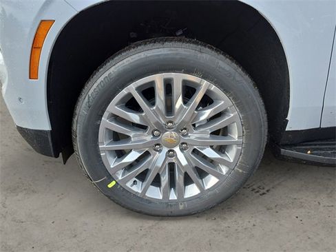 New 2026 Chevrolet Suburban Premier image 14