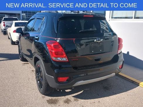 Used 2018 Chevrolet Trax LT w/ Sun & Sound Package FWD image 3