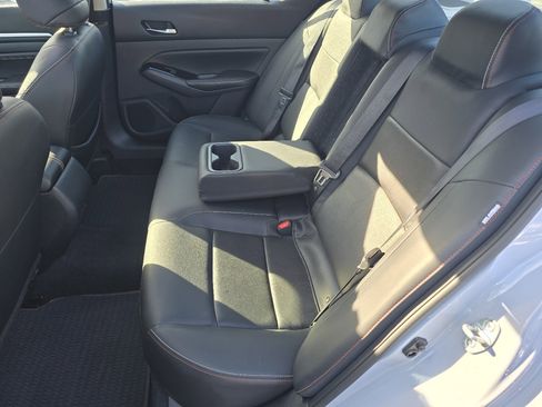 Used 2023 Nissan Altima 2.5 SR w/ SR Premium Package image 32