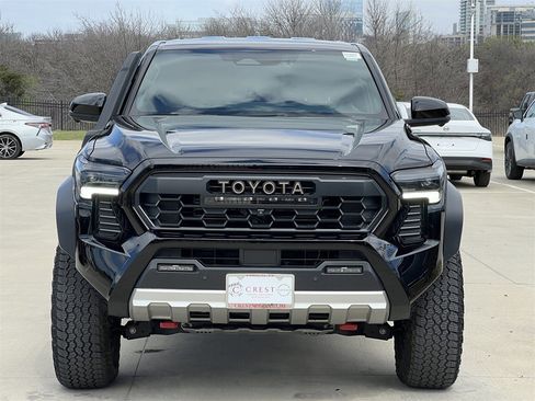 Used 2025 Toyota Tacoma Trailhunter image 11