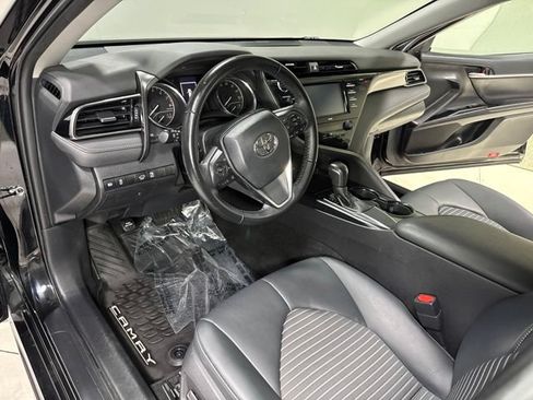 Used 2020 Toyota Camry SE FWD image 12