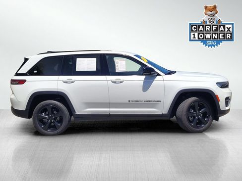 Used 2023 Jeep Grand Cherokee Altitude AWD/4WD image 3