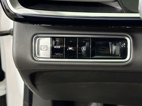 Used 2025 Buick Envision Preferred AWD/4WD image 13
