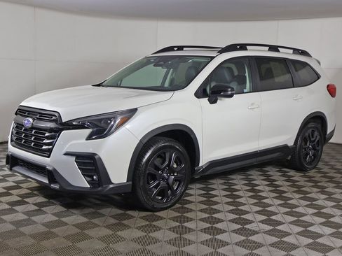 Used 2023 Subaru Ascent Onyx Edition image 9