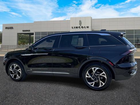 Certified 2025 Lincoln Nautilus Premier AWD/4WD image 5