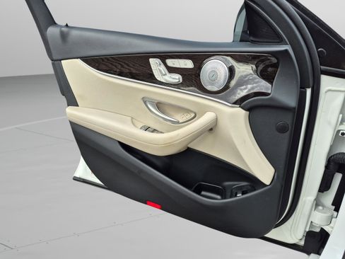 Used 2019 Mercedes-Benz E 300 image 25