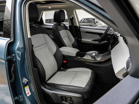 Used 2024 Land Rover Range Rover Evoque Dynamic SE image 38