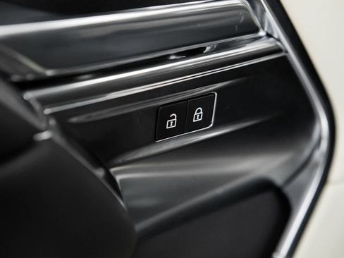 Used 2023 Land Rover Range Rover SE AWD/4WD image 23