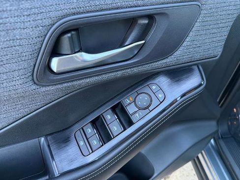 Certified 2023 Nissan Rogue SV FWD image 18
