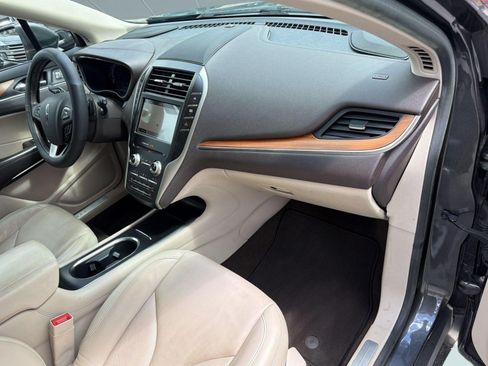 Used 2019 Lincoln MKC Select w/ Select Plus Package FWD image 30