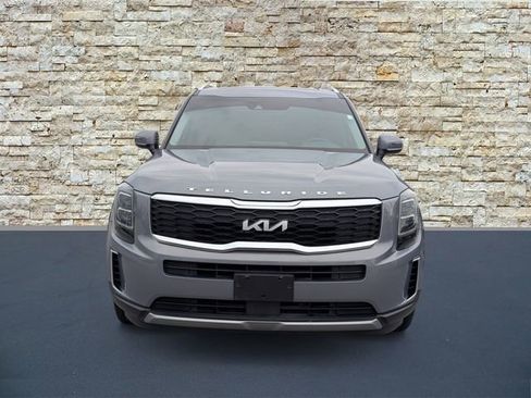 Used 2022 Kia Telluride EX w/ EX Premium Package image 3
