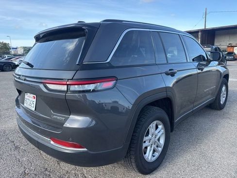 Used 2023 Jeep Grand Cherokee Laredo w/ Luxury Tech Group I image 5