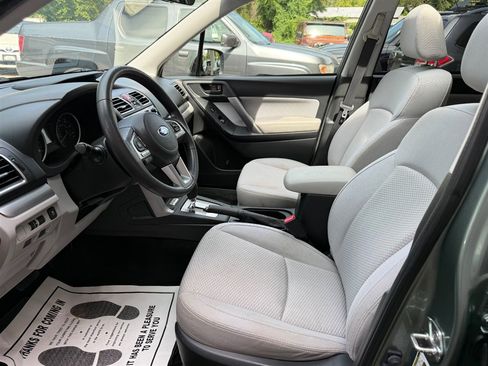 Used 2017 Subaru Forester 2.5i Premium w/ Popular Package #2A AWD/4WD image 6