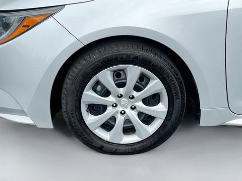 Used 2024 Toyota Corolla LE FWD image 30