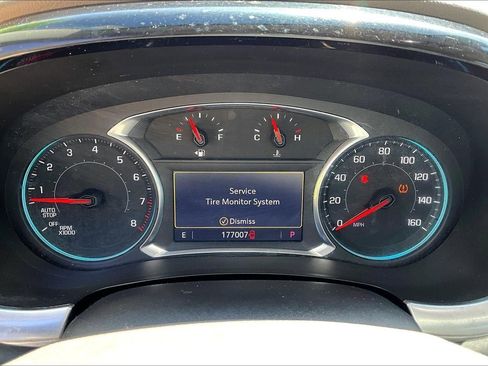 Used 2020 Chevrolet Traverse LT w/ LT Premium Package FWD image 18