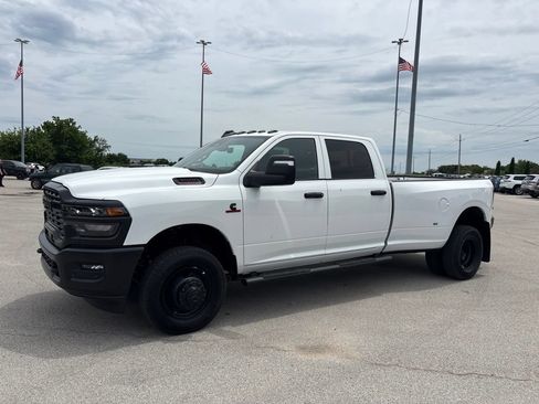 New 2026 RAM 3500 Tradesman AWD/4WD image 15