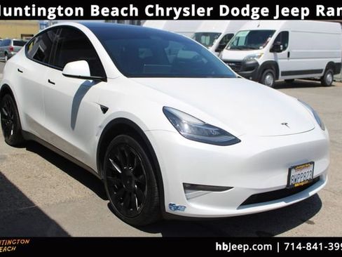 Used 2021 Tesla Model Y Long Range AWD/4WD image 1